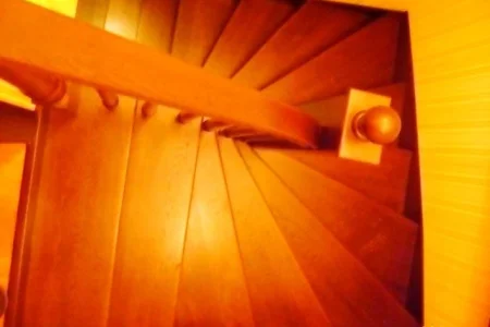 Компания по изготовлению деревянных лестниц фото 3